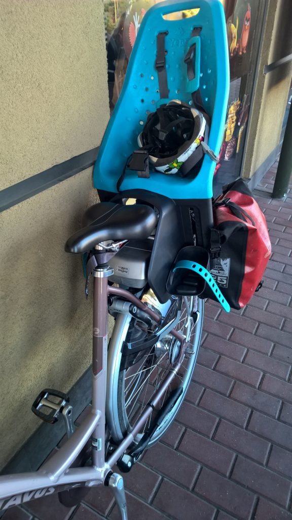 Fotelik rowerowy Yepp Maxi EasyFit - test fotelika rowerowego montowanego na bagażniku (9)